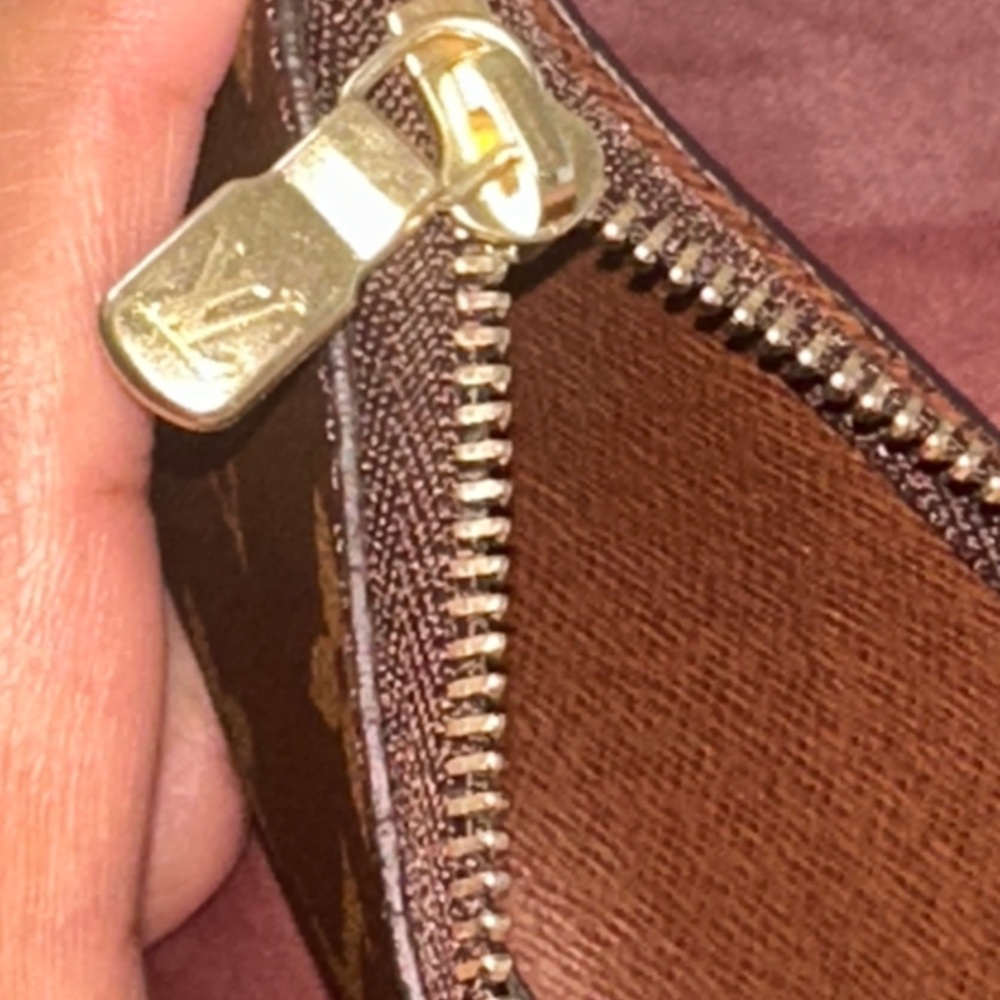 Louis Vuitton Brown Monogram Key and Card Holder Pouch - Picture 5 of 7